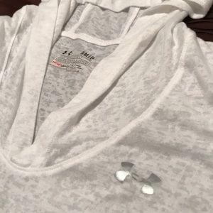 Half sleeve, light UA pullover